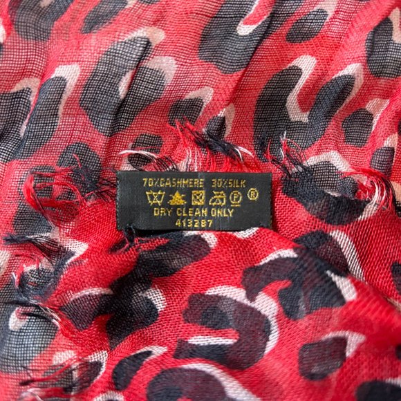 Louis Vuitton Leopard Stole (Rouge) - Picture 3 of 6